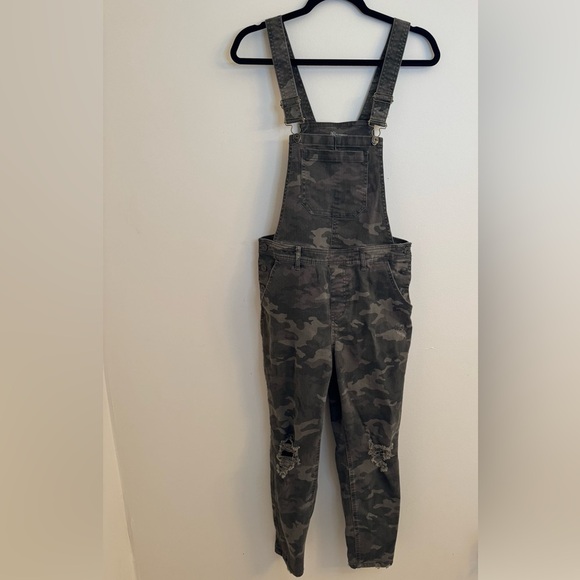 No Boundaries Denim - No Boundaries Women’s Camouflage Destructed Overalls Size Large